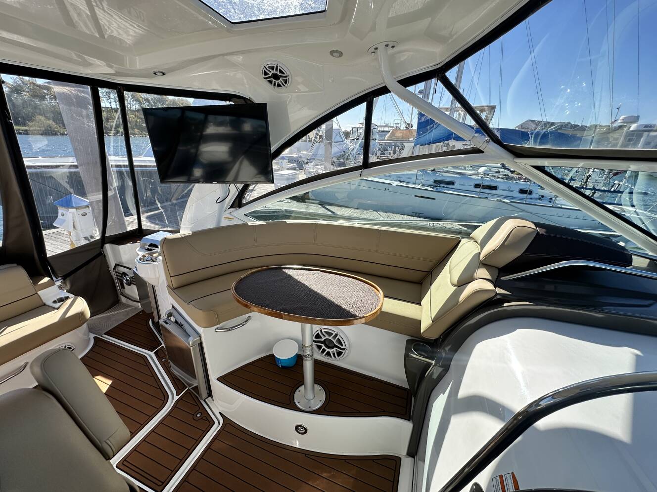 A photo of this 2014 Cruisers Yachts 380 EXPRESS