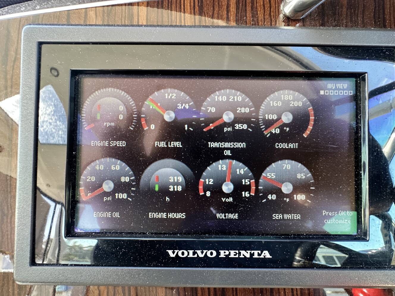 A photo of this 2014 Cruisers Yachts 380 EXPRESS