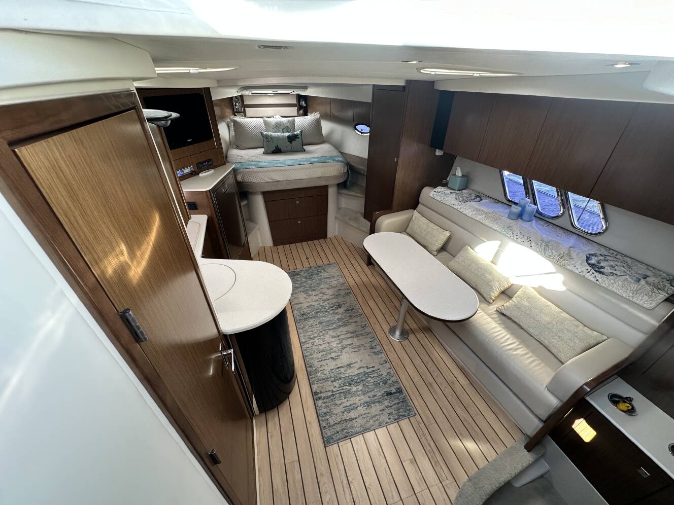 A photo of this 2014 Cruisers Yachts 380 EXPRESS