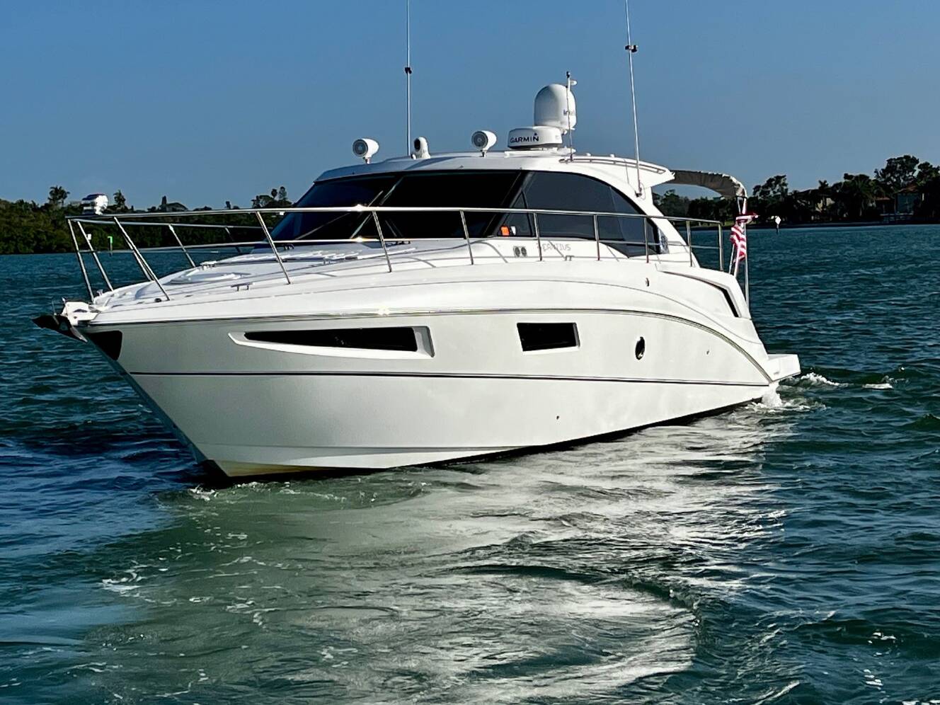 A photo of this 2015 Cruisers Yachts 41 CANTIUS
