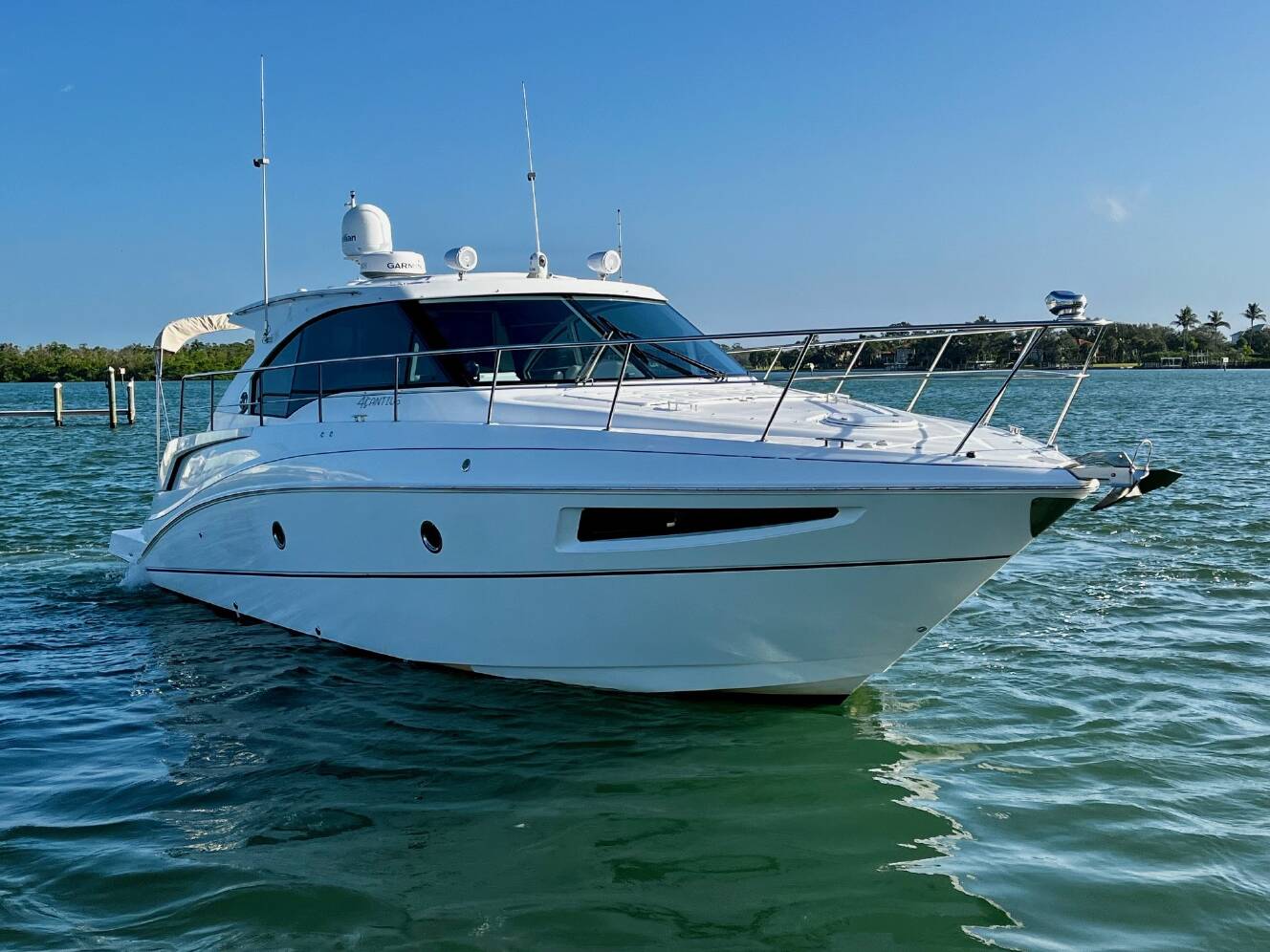 A photo of this 2015 Cruisers Yachts 41 CANTIUS