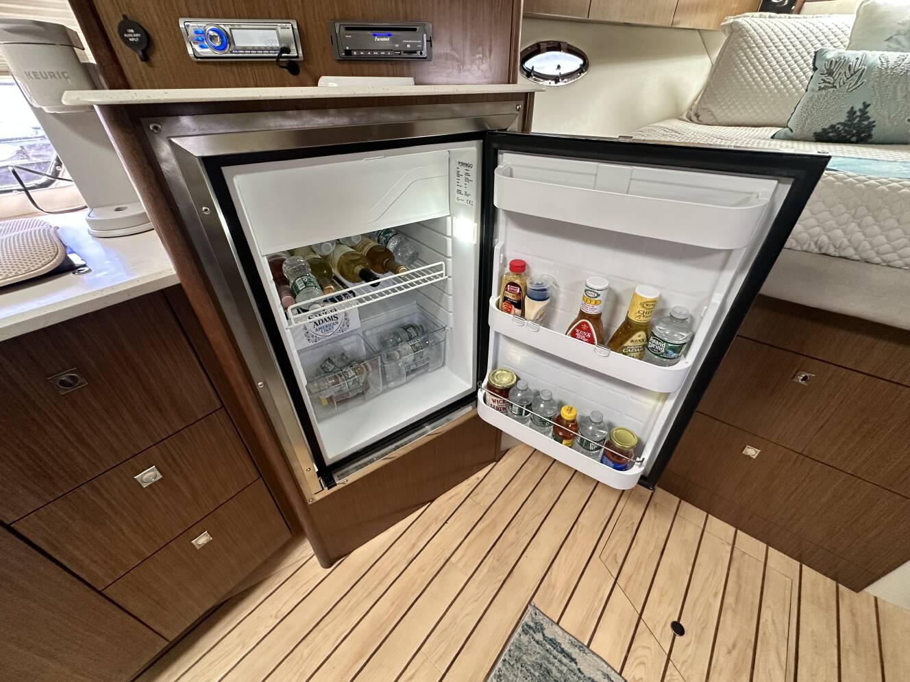 A photo of this 2014 Cruisers Yachts 380 EXPRESS