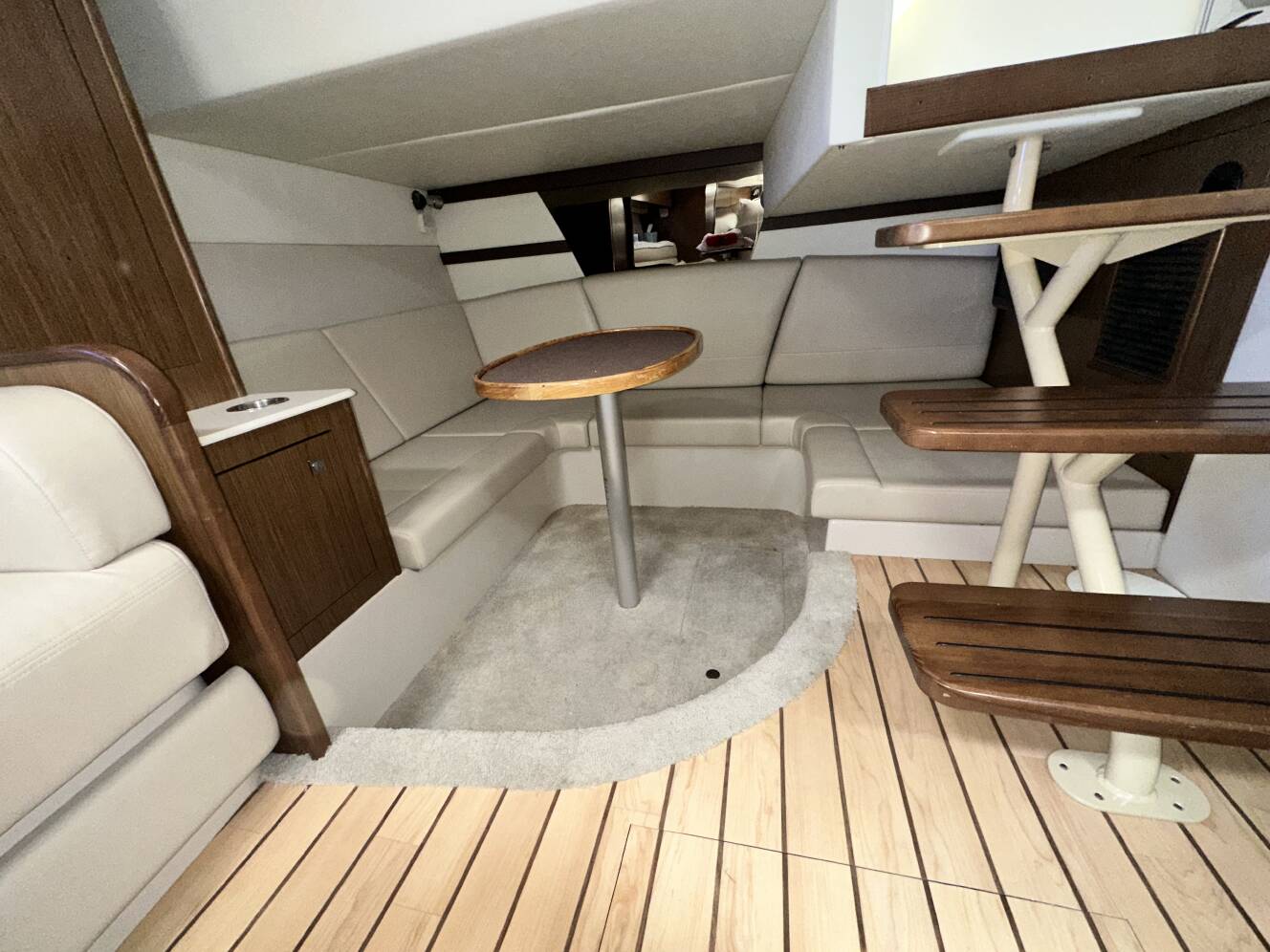 A photo of this 2014 Cruisers Yachts 380 EXPRESS