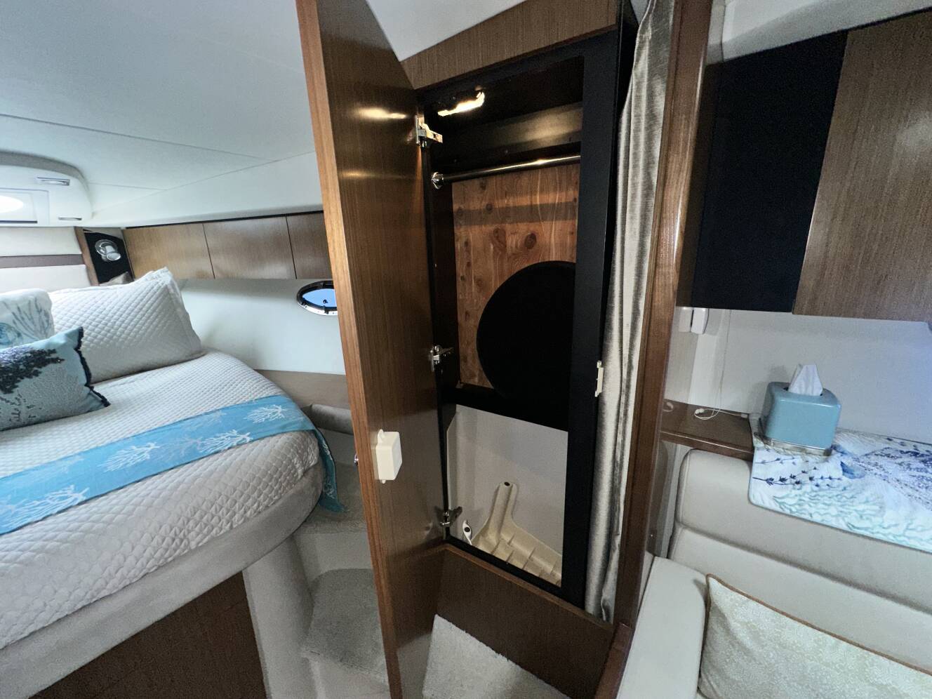 A photo of this 2014 Cruisers Yachts 380 EXPRESS
