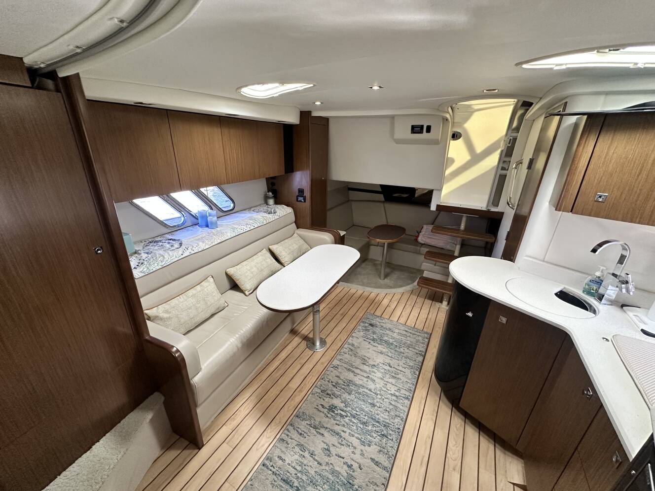 A photo of this 2014 Cruisers Yachts 380 EXPRESS