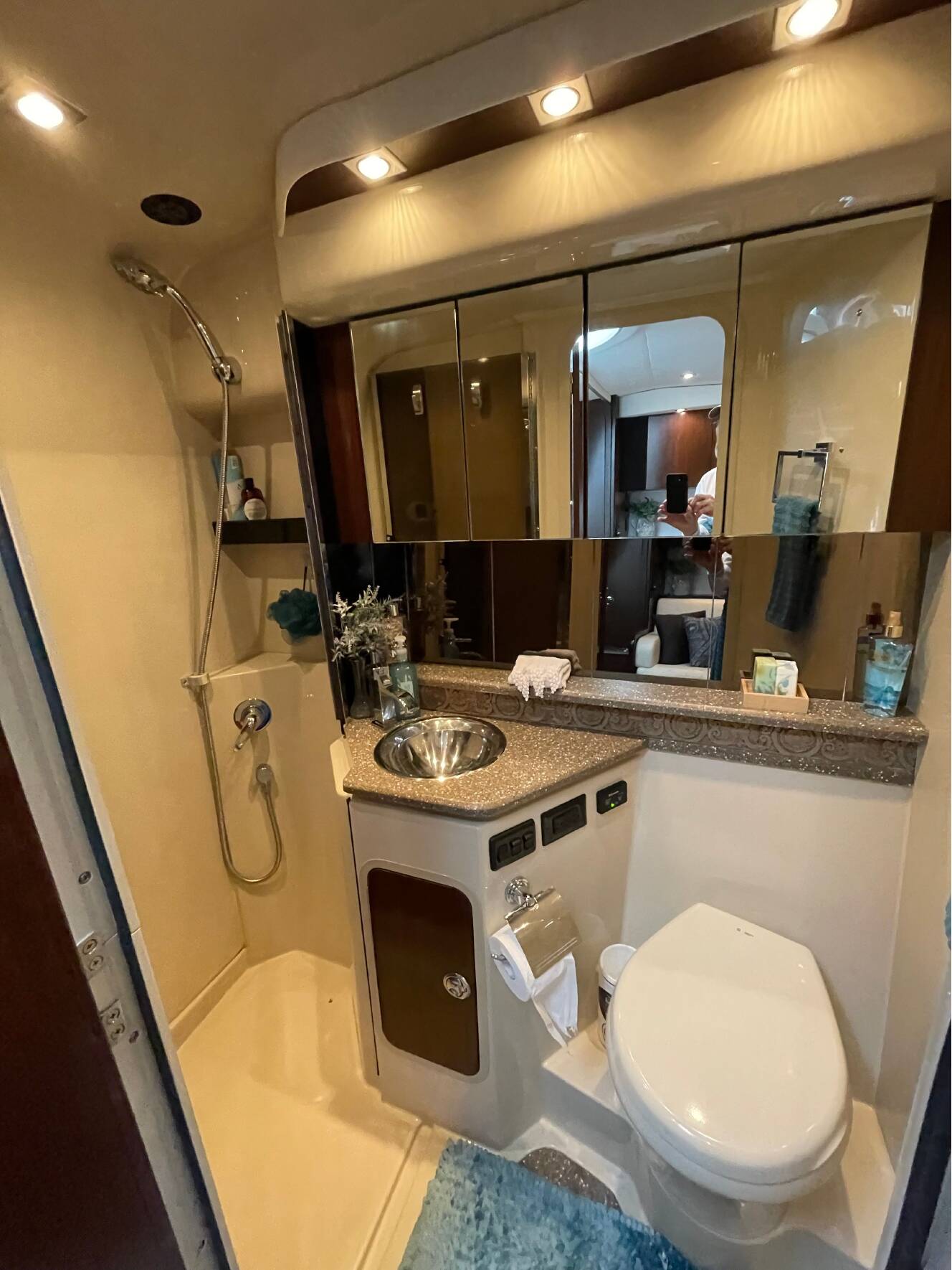 A photo of this 2014 Cruisers Yachts 380 EXPRESS