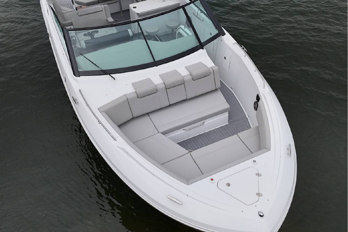 A photo of this 2026 Cruisers Yachts 38 GLS