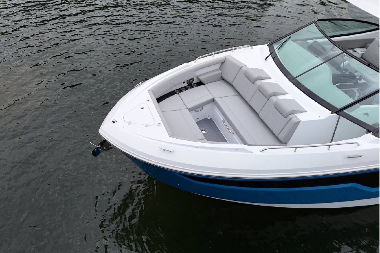 A photo of this 2026 Cruisers Yachts 38 GLS