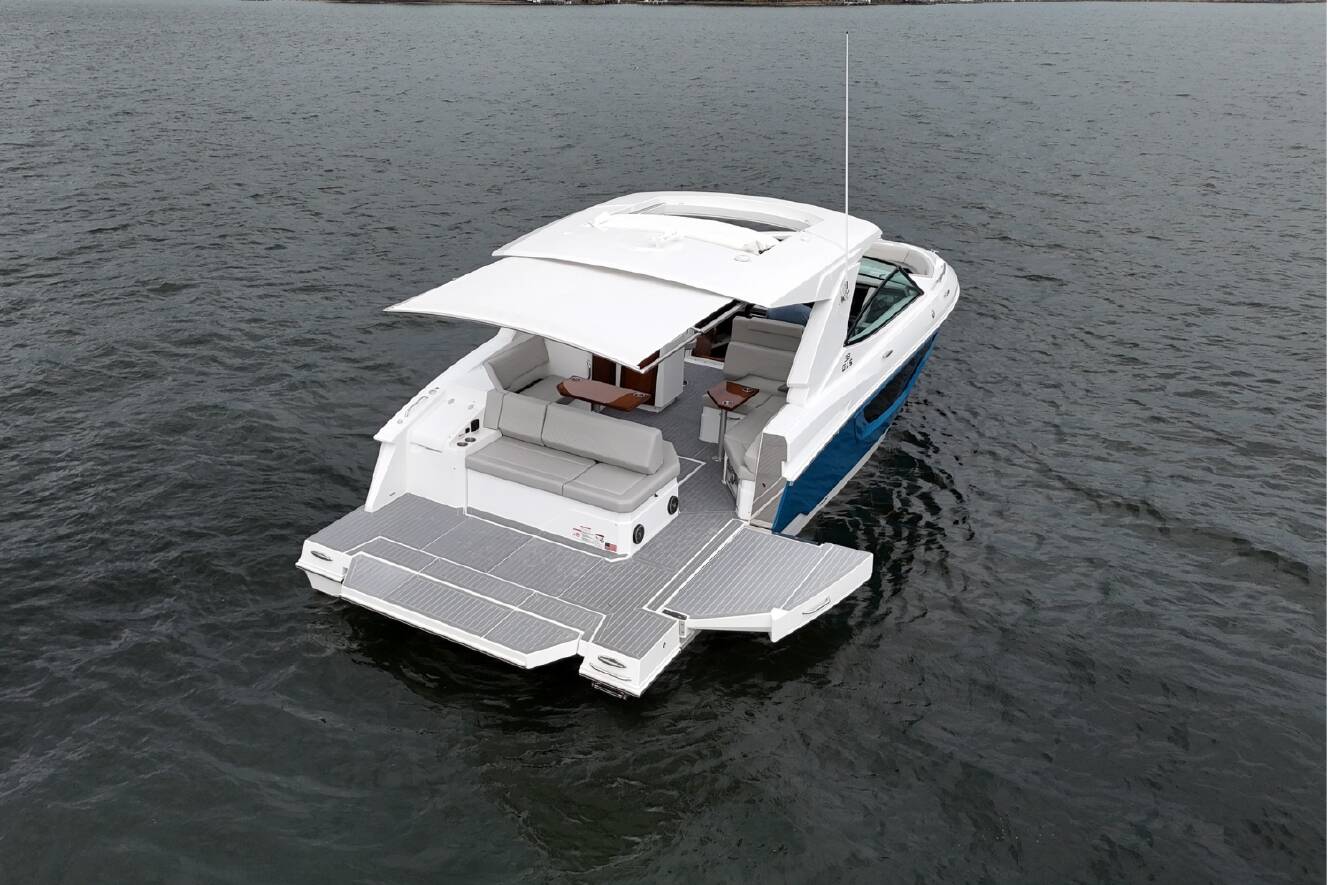 A photo of this 2026 Cruisers Yachts 38 GLS