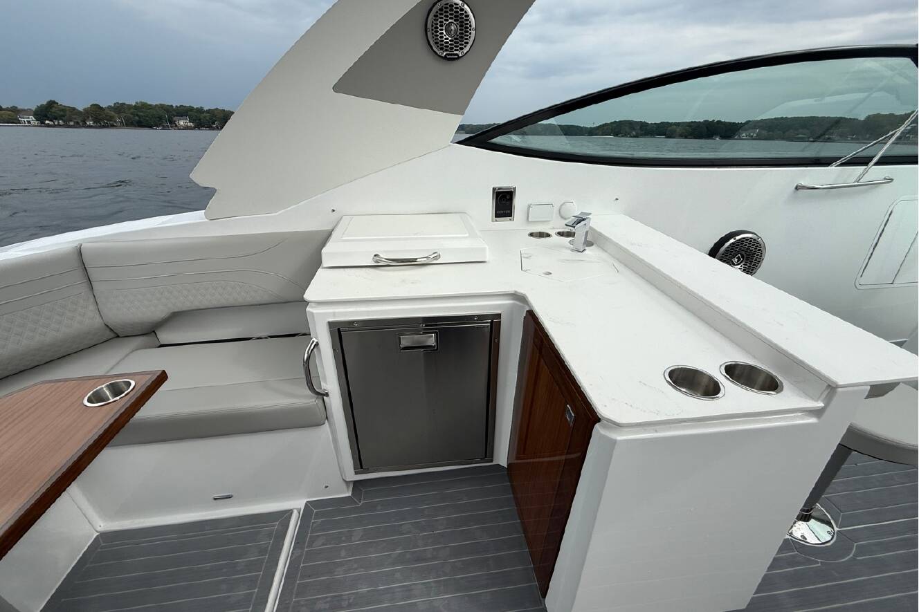 A photo of this 2026 Cruisers Yachts 38 GLS