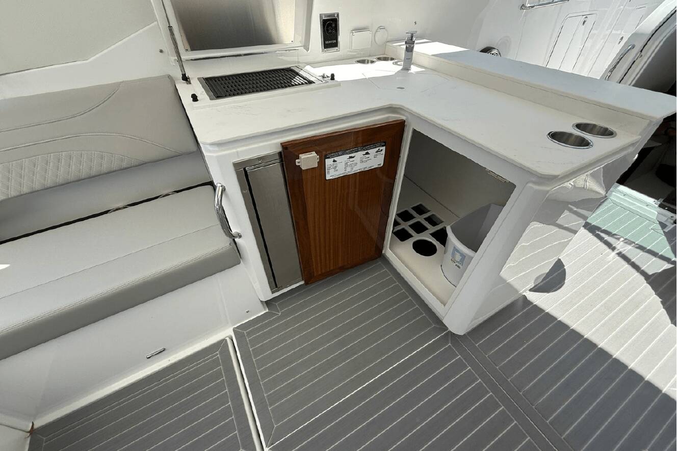 A photo of this 2026 Cruisers Yachts 38 GLS