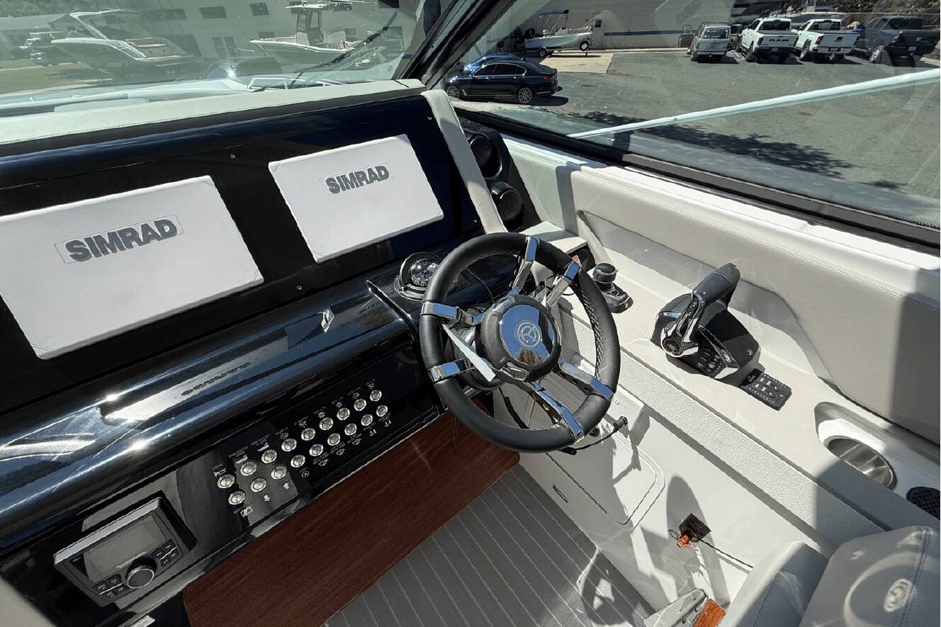 A photo of this 2026 Cruisers Yachts 38 GLS