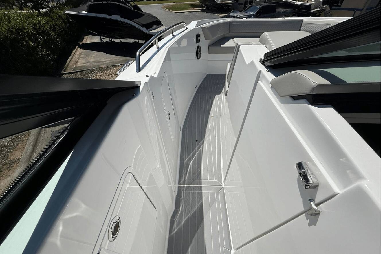 A photo of this 2026 Cruisers Yachts 38 GLS