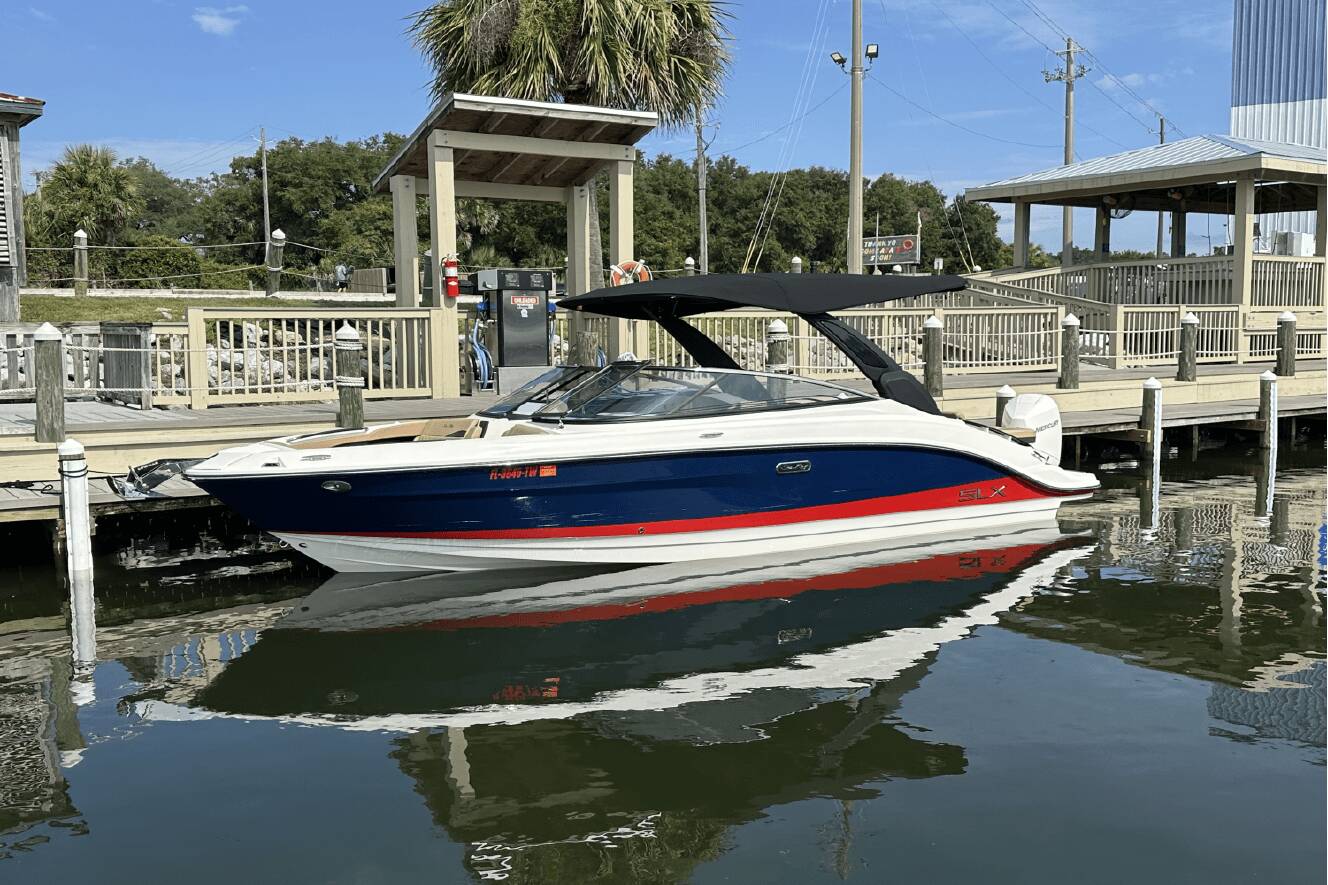 A photo of this 2024 Sea Ray SLX 260 Outboard