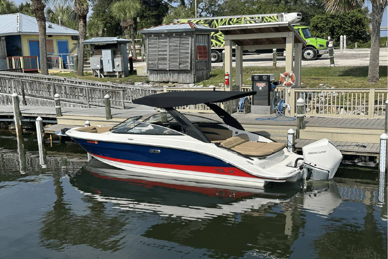 A photo of this 2024 Sea Ray SLX 260 Outboard