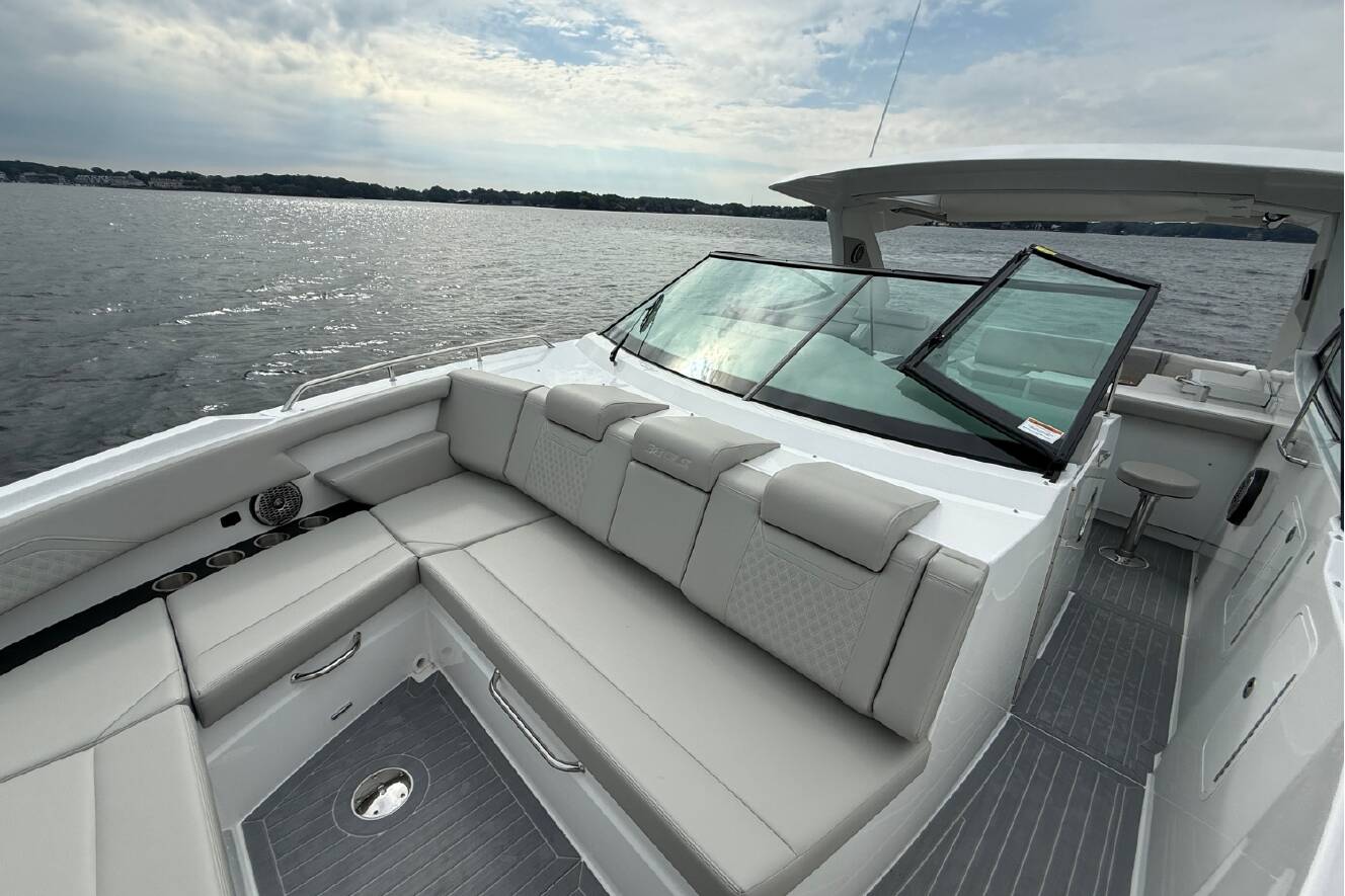 A photo of this 2026 Cruisers Yachts 38 GLS