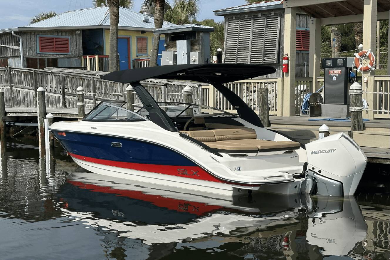 A photo of this 2024 Sea Ray SLX 260 Outboard