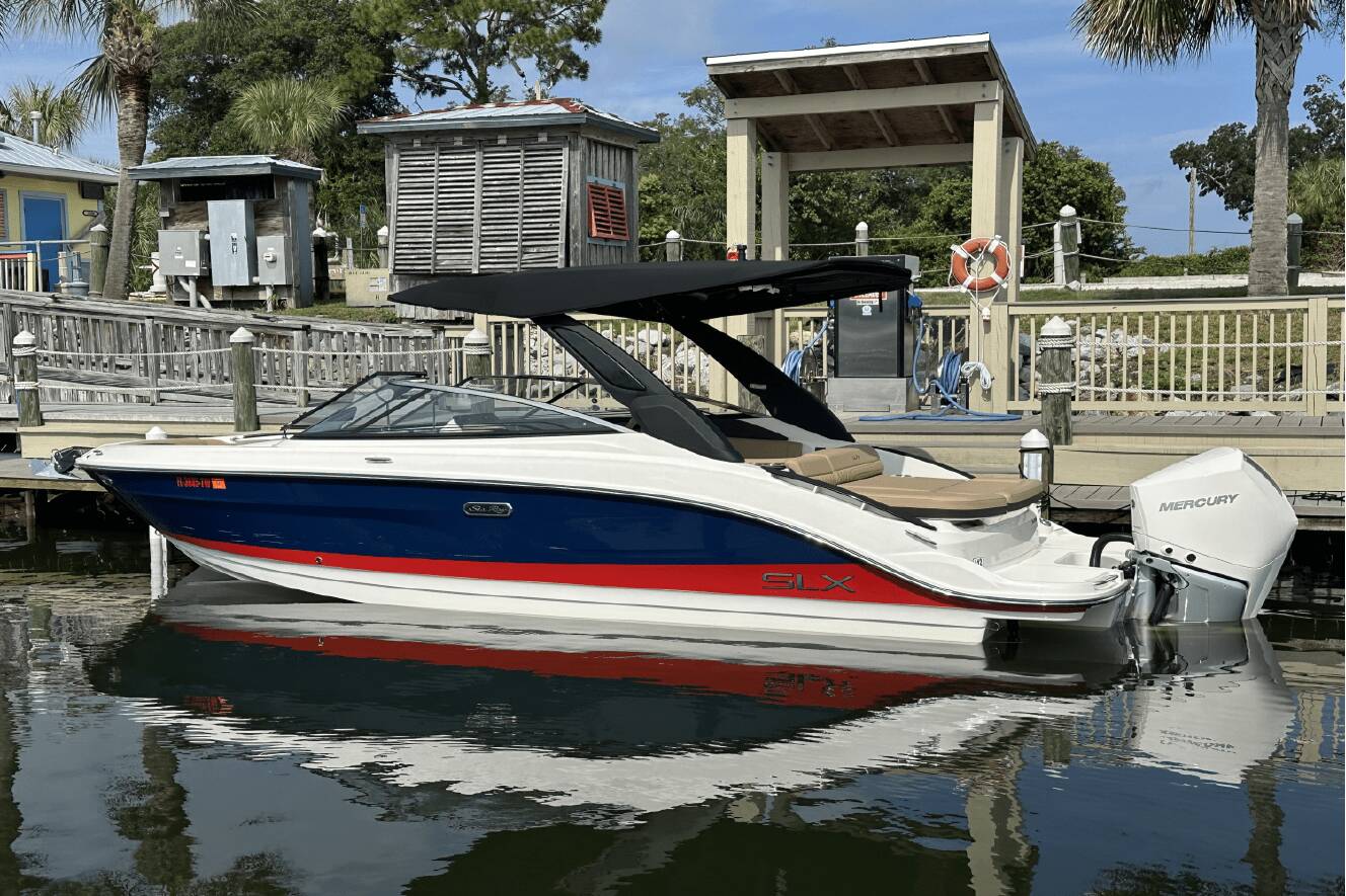 A photo of this 2024 Sea Ray SLX 260 Outboard