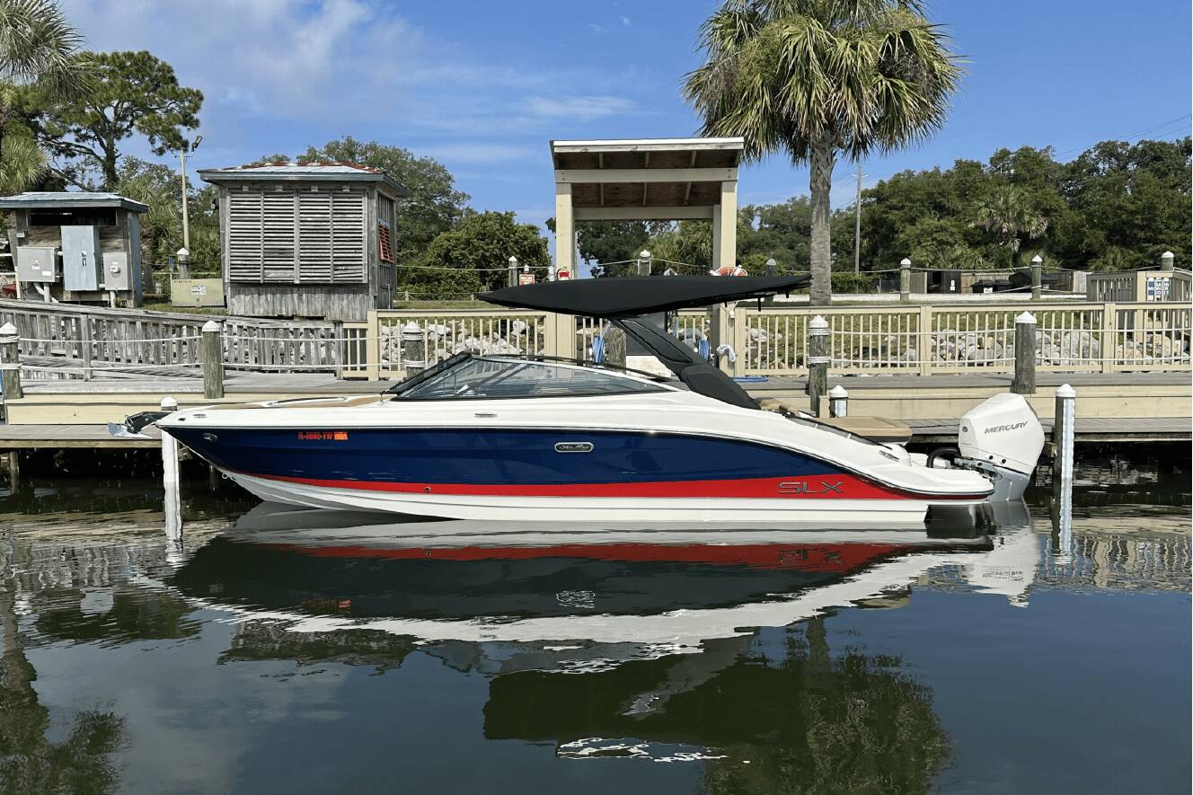 A photo of this 2024 Sea Ray SLX 260 Outboard