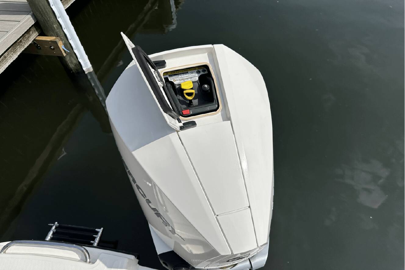 A photo of this 2024 Sea Ray SLX 260 Outboard