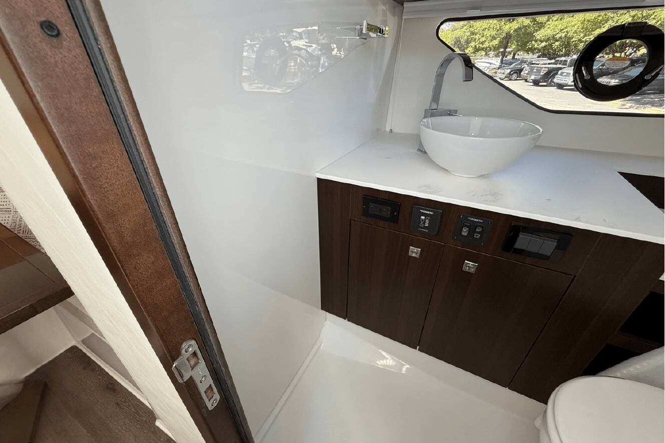 A photo of this 2026 Cruisers Yachts 38 GLS