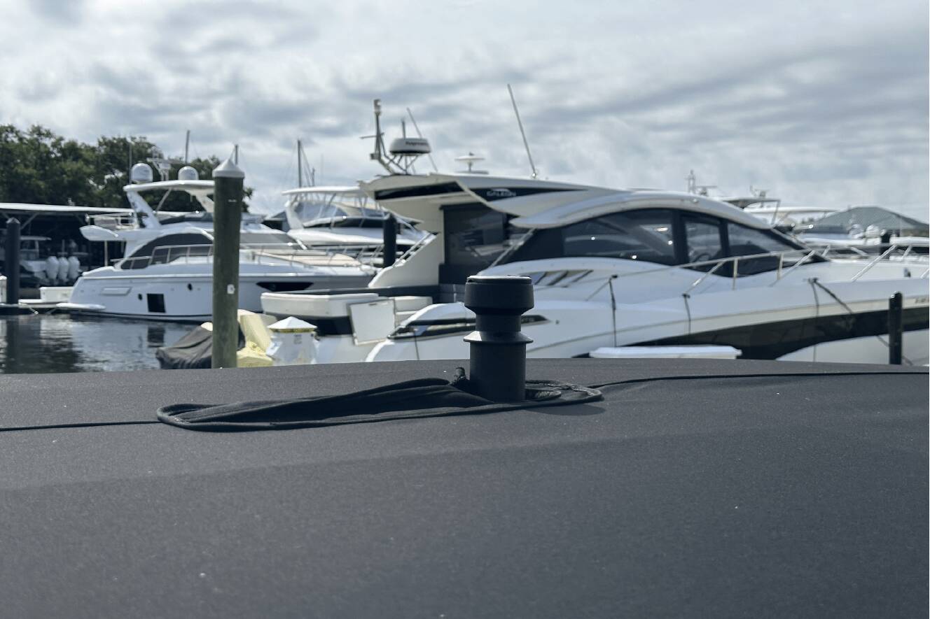 A photo of this 2024 Sea Ray SLX 260 Outboard