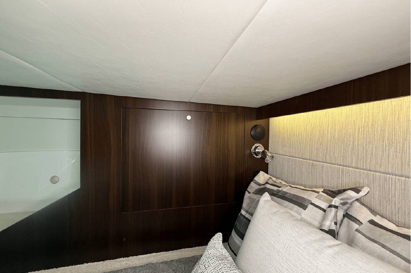 A photo of this 2026 Cruisers Yachts 38 GLS