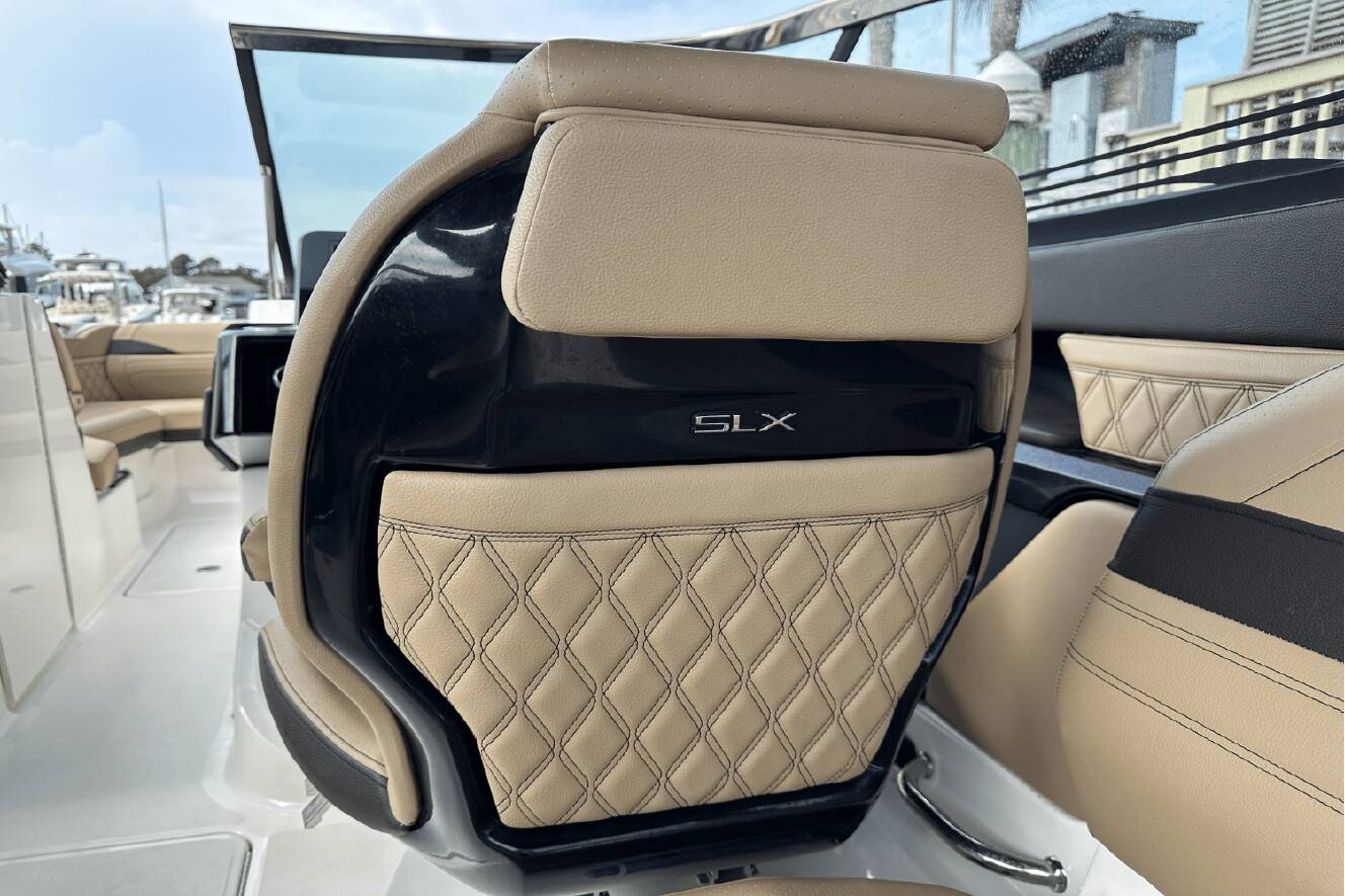A photo of this 2024 Sea Ray SLX 260 Outboard