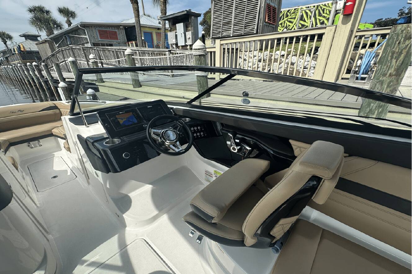 A photo of this 2024 Sea Ray SLX 260 Outboard