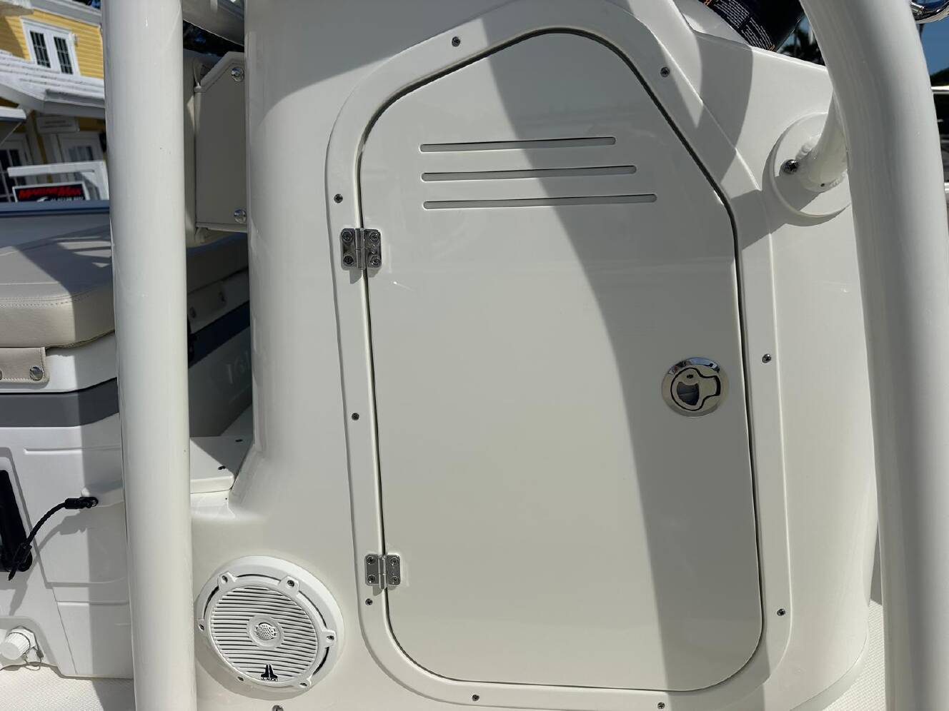 A photo of this 2026 Boston Whaler 190 Montauk