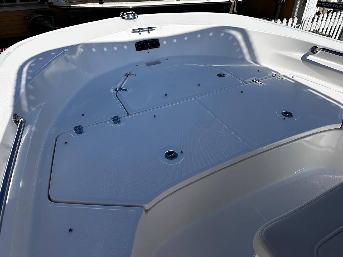 A photo of this 2026 Boston Whaler 190 Montauk