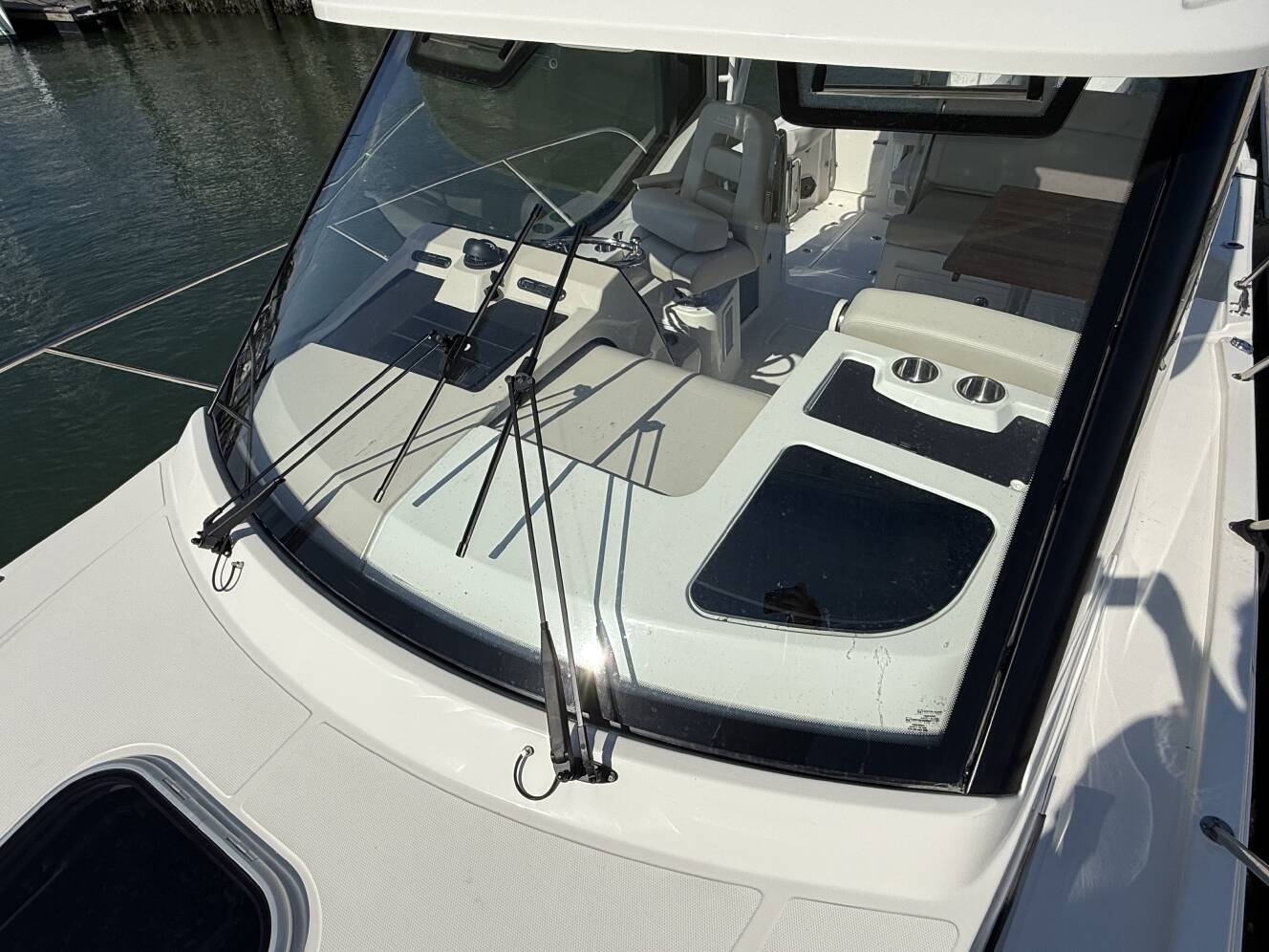 A photo of this 2026 Boston Whaler 325 Conquest
