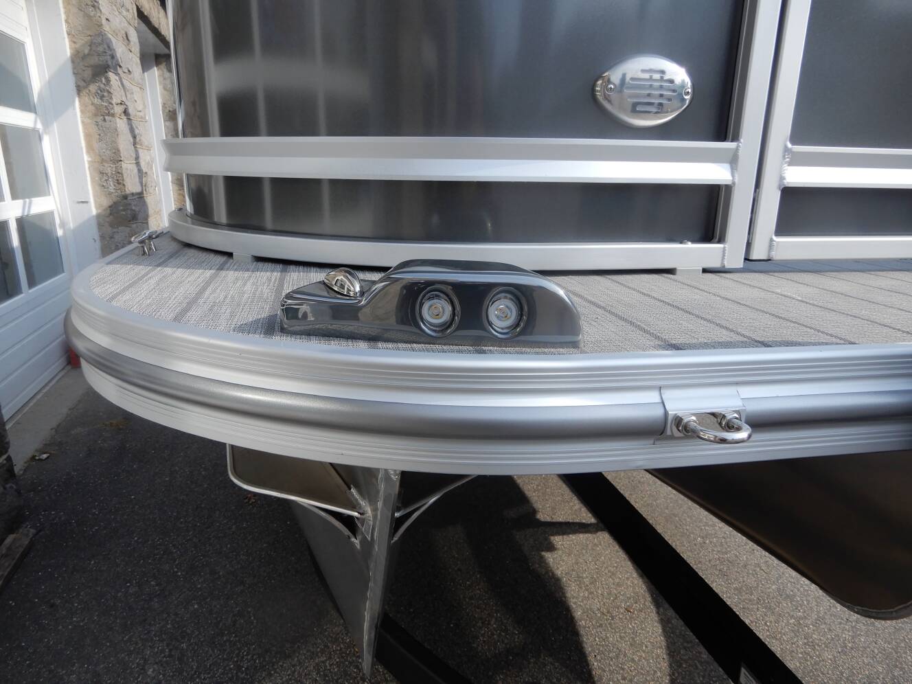 A photo of this 2025 Suncatcher FUSION 322C
