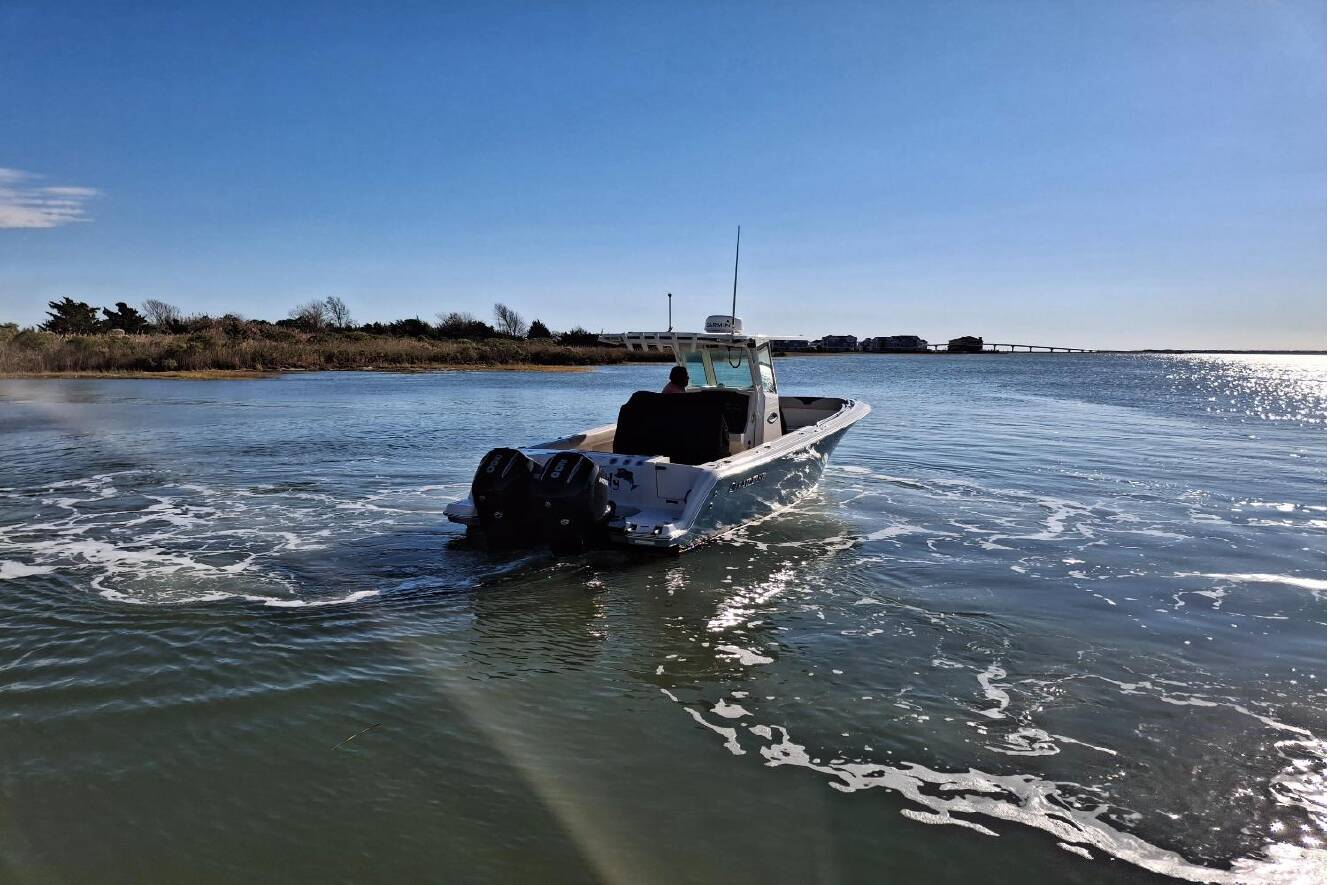A photo of this 2022 Sailfish 272 CC
