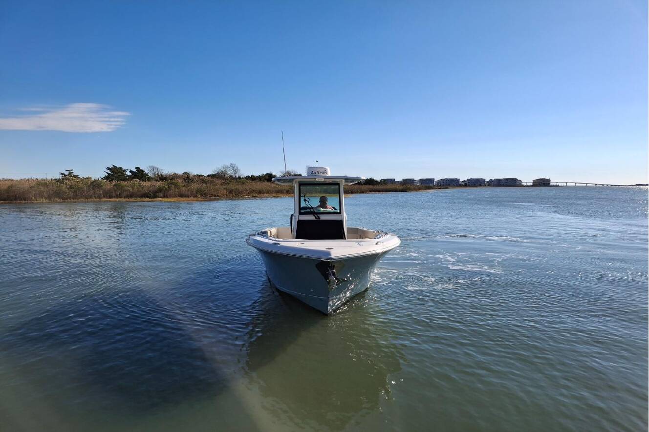 A photo of this 2022 Sailfish 272 CC