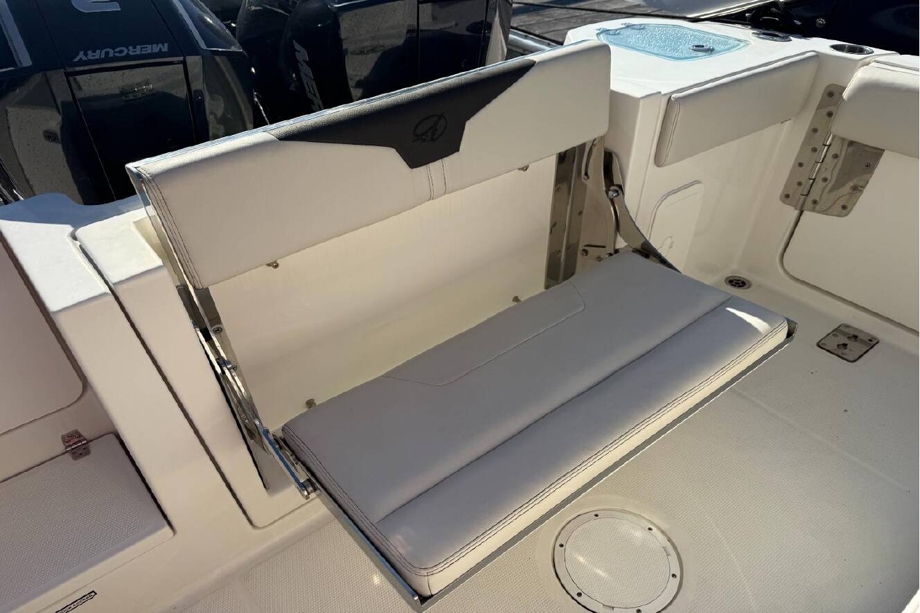 A photo of this 2022 Sailfish 272 CC
