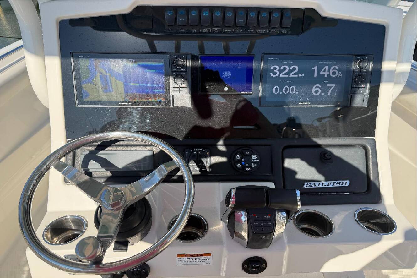 A photo of this 2022 Sailfish 272 CC