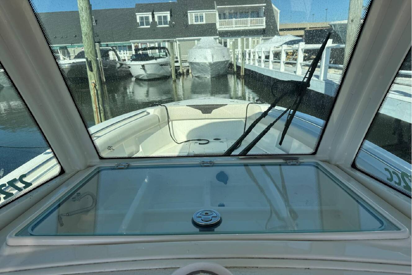 A photo of this 2022 Sailfish 272 CC