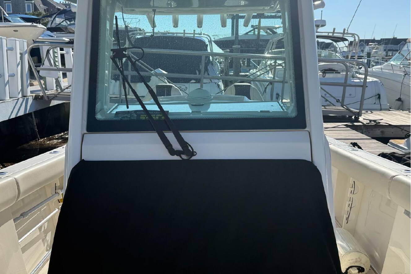 A photo of this 2022 Sailfish 272 CC