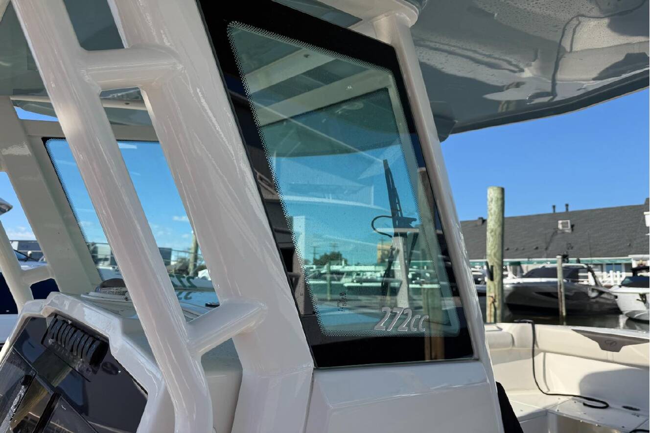 A photo of this 2022 Sailfish 272 CC