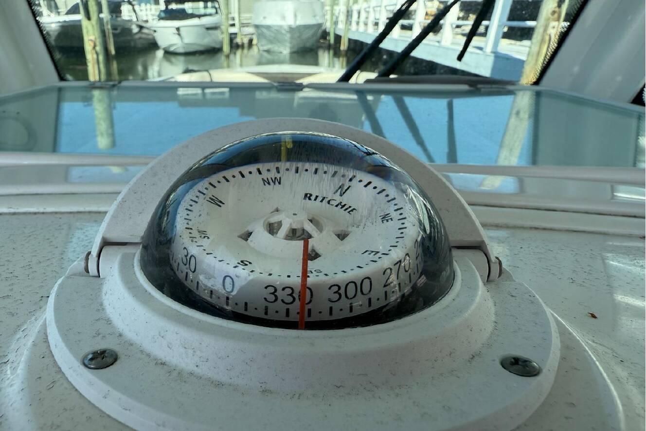 A photo of this 2022 Sailfish 272 CC