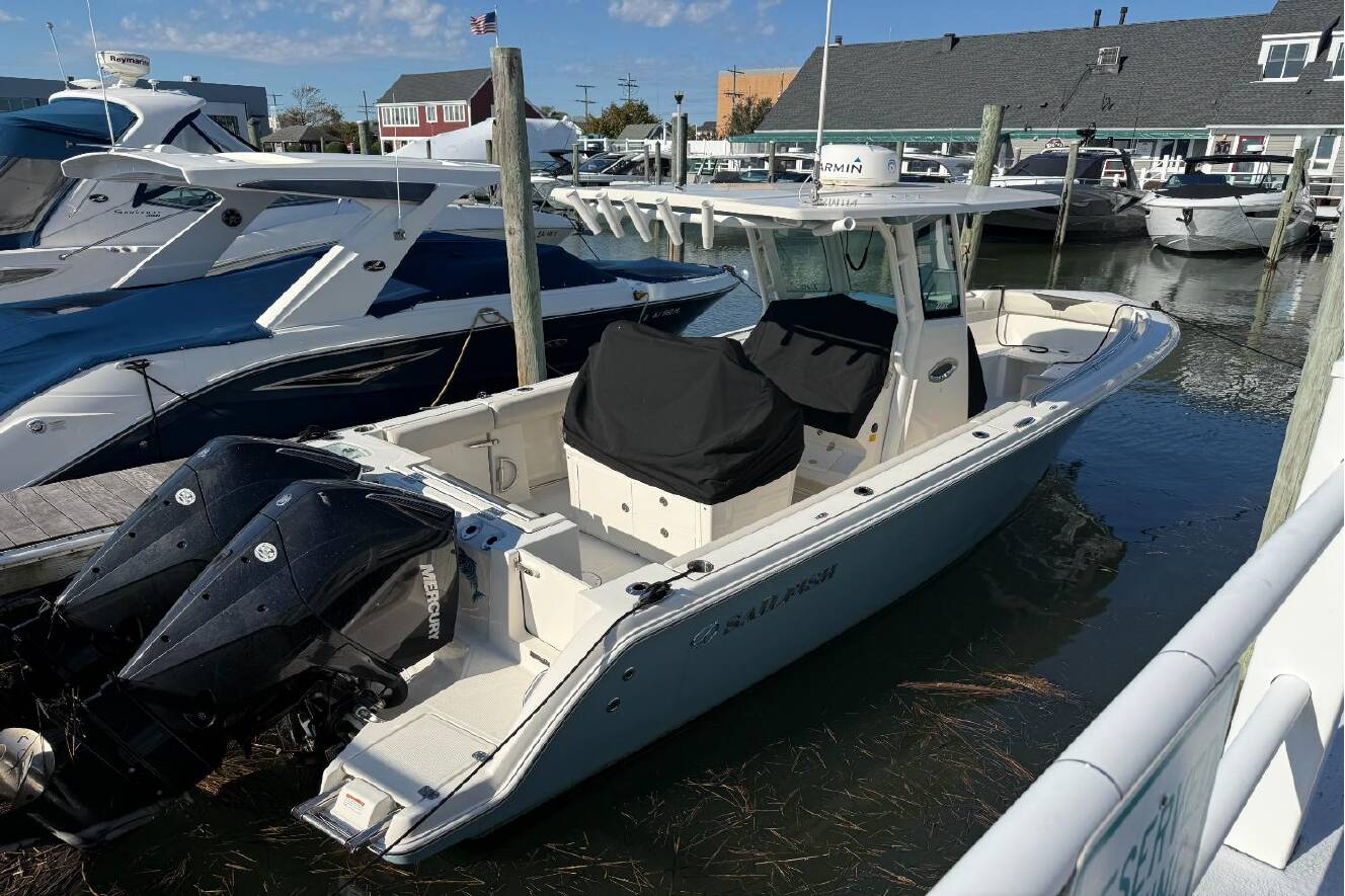 A photo of this 2022 Sailfish 272 CC