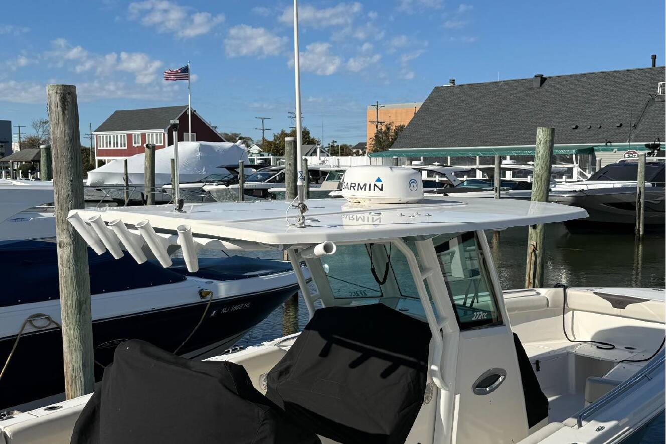 A photo of this 2022 Sailfish 272 CC