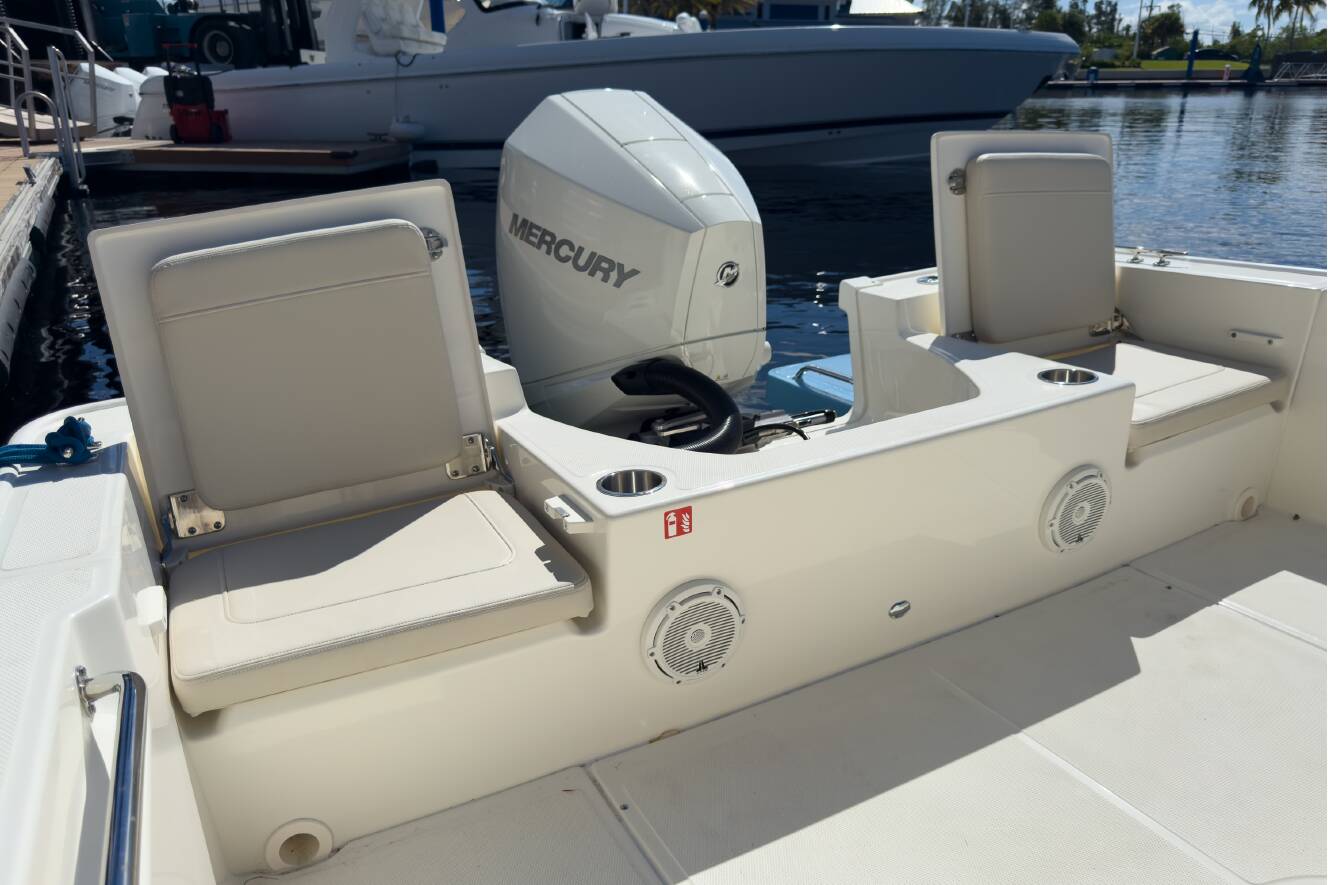 A photo of this 2026 Boston Whaler 210 Montauk