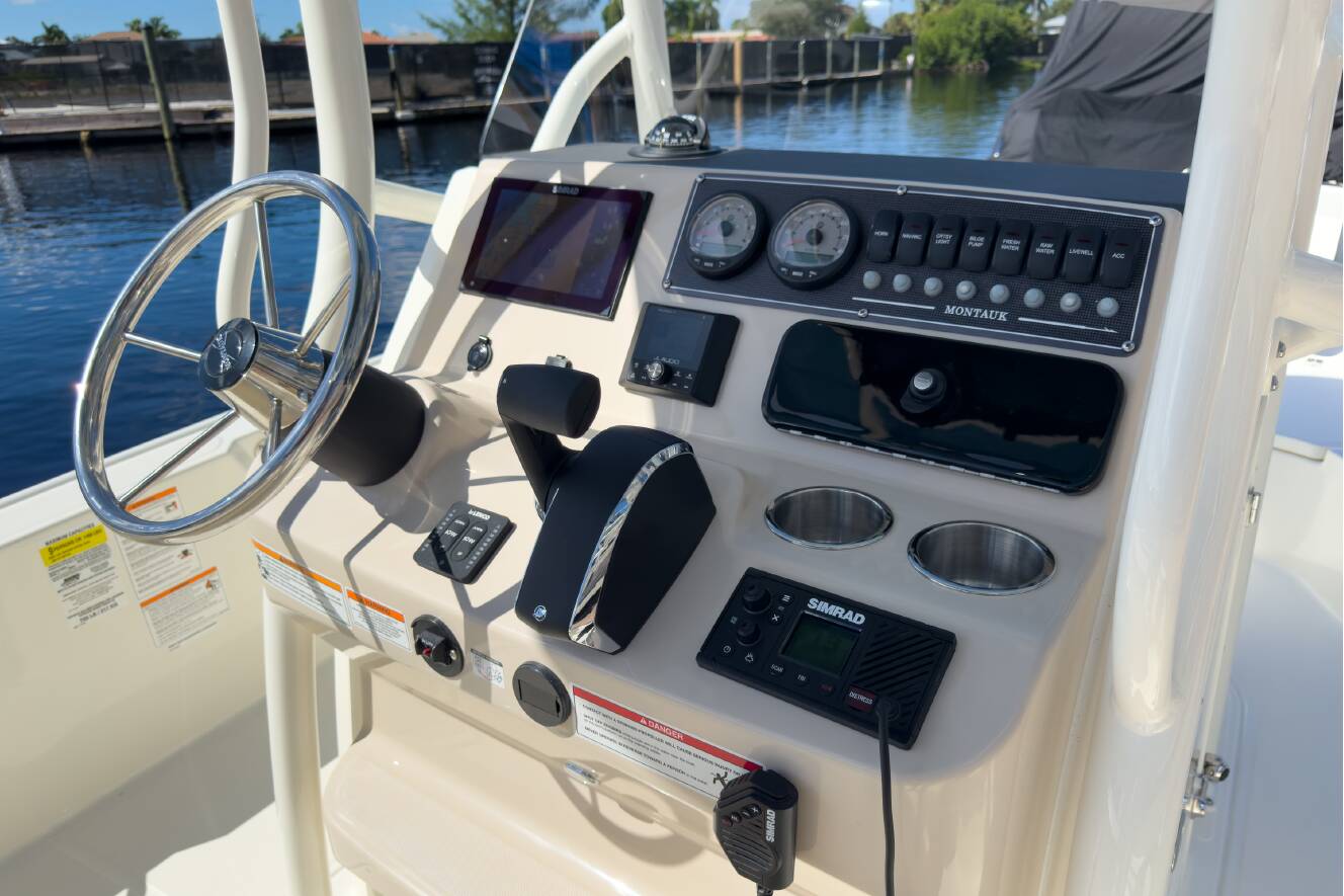 A photo of this 2026 Boston Whaler 210 Montauk