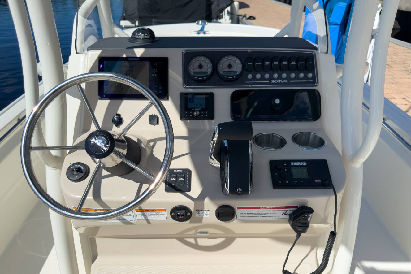 A photo of this 2026 Boston Whaler 210 Montauk