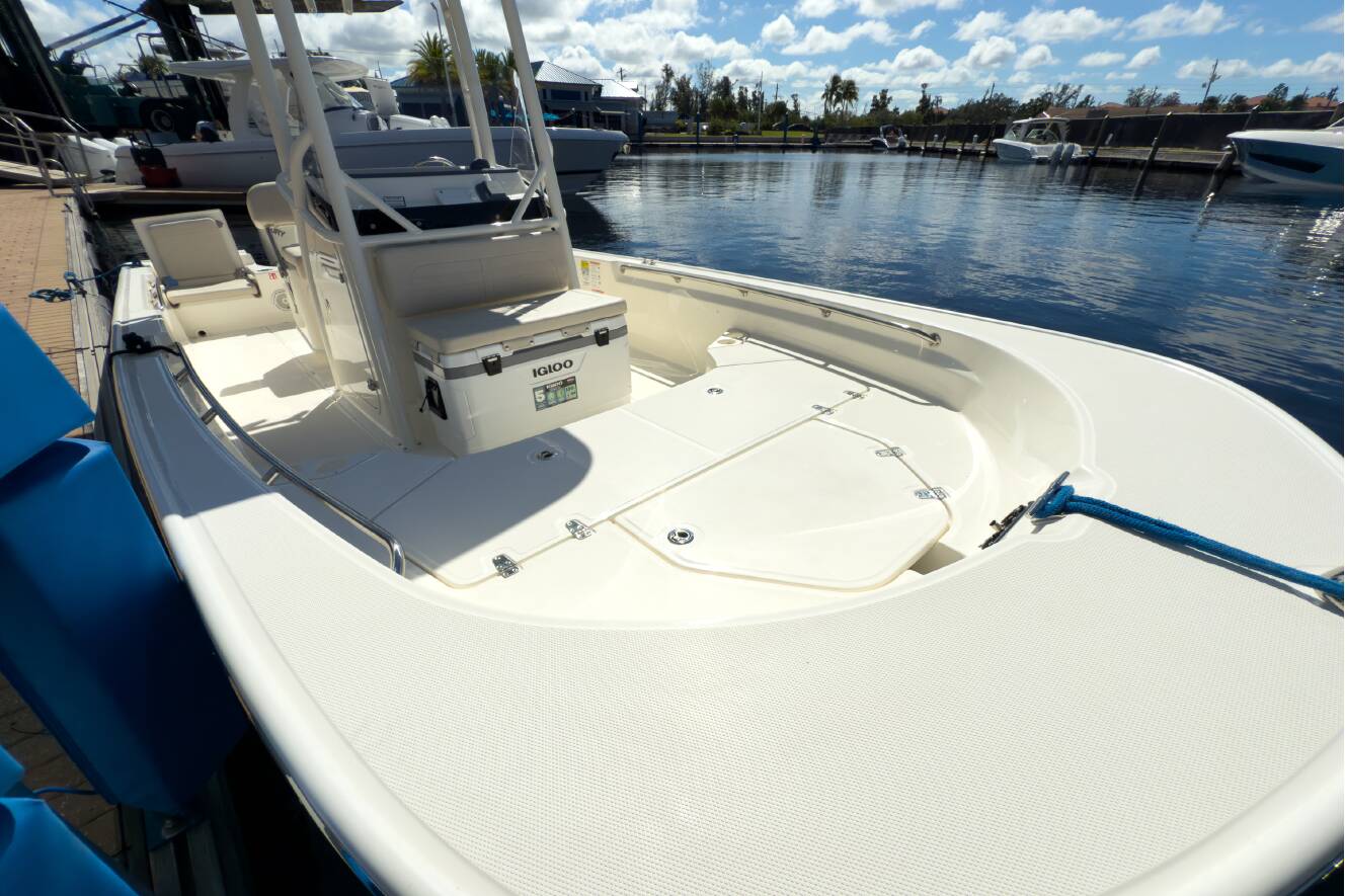 A photo of this 2026 Boston Whaler 210 Montauk
