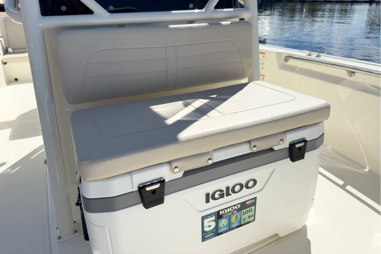 A photo of this 2026 Boston Whaler 210 Montauk