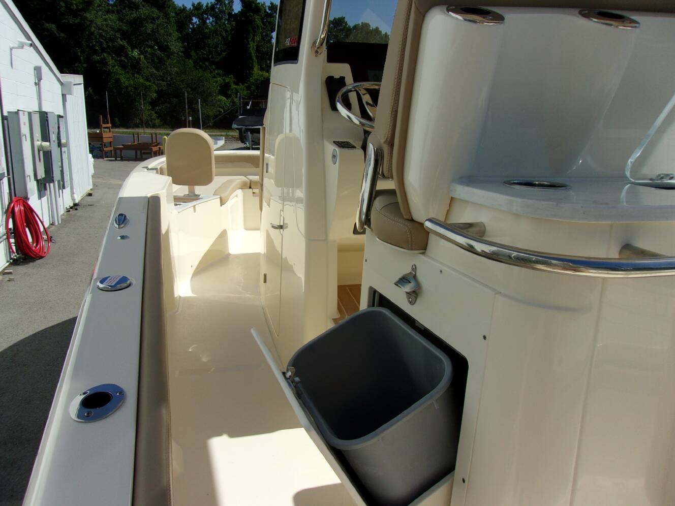 A photo of this 2025 Scout Boat Company 261 XSS