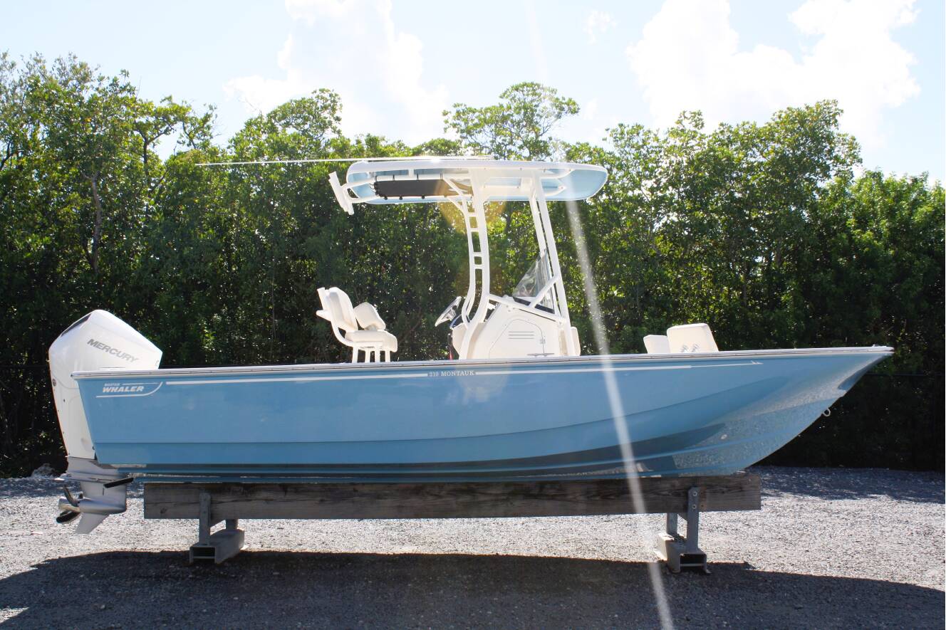 A photo of this 2026 Boston Whaler 210 Montauk